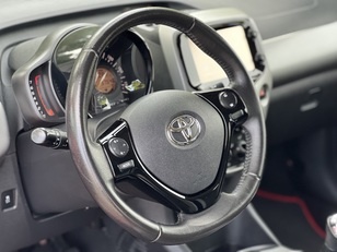 Toyota Aygo 1.0 70 x-play 51 kW (69 CV)