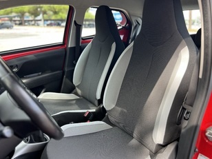 Toyota Aygo 1.0 70 x-play 51 kW (69 CV)