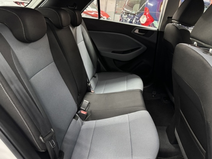 Hyundaii20 Active 1.0 TGDI Tecno 74 kW (100 CV) Vehículo usado en Barcelona - 7 Hyundaii20 Active 1.0 TGDI Tecno 74 kW (100 CV) Vehículo usado en Barcelona - 7