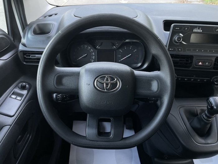 ToyotaProace City 1.5D GX L1 75 kW (102 CV) Vehículo usado en Barcelona - 14 ToyotaProace City 1.5D GX L1 75 kW (102 CV) Vehículo usado en Barcelona - 14