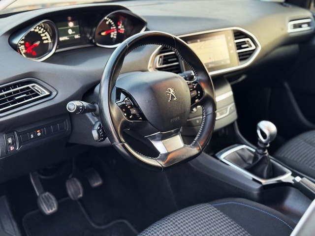 Peugeot308 SW BlueHDI 130 S&S Style 96 kW (130 CV) Vehículo usado en Barcelona - 2