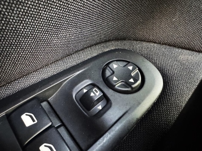 Peugeot308 SW BlueHDI 130 S&S Style 96 kW (130 CV) Vehículo usado en Barcelona - 12 Peugeot308 SW BlueHDI 130 S&S Style 96 kW (130 CV) Vehículo usado en Barcelona - 12