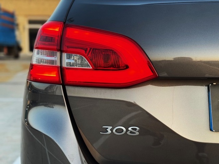 Peugeot308 SW BlueHDI 130 S&S Style 96 kW (130 CV) Vehículo usado en Barcelona - 15 Peugeot308 SW BlueHDI 130 S&S Style 96 kW (130 CV) Vehículo usado en Barcelona - 15