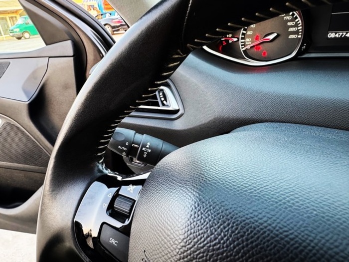 Peugeot308 SW BlueHDI 130 S&S Style 96 kW (130 CV) Vehículo usado en Barcelona - 16 Peugeot308 SW BlueHDI 130 S&S Style 96 kW (130 CV) Vehículo usado en Barcelona - 16