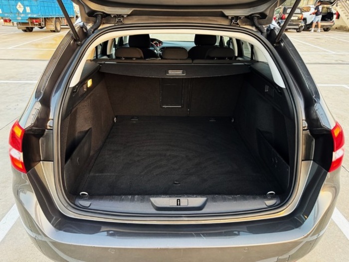 Peugeot308 SW BlueHDI 130 S&S Style 96 kW (130 CV) Vehículo usado en Barcelona - 29 Peugeot308 SW BlueHDI 130 S&S Style 96 kW (130 CV) Vehículo usado en Barcelona - 29