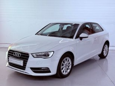 Audi A3 Attraction 1.6 TDI clean diesel 81 kW (110 CV) Audi A3 Attraction 1.6 TDI clean diesel 81 kW (110 CV)