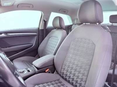 Audi A3 Attraction 1.6 TDI clean diesel 81 kW (110 CV) Audi A3 Attraction 1.6 TDI clean diesel 81 kW (110 CV)