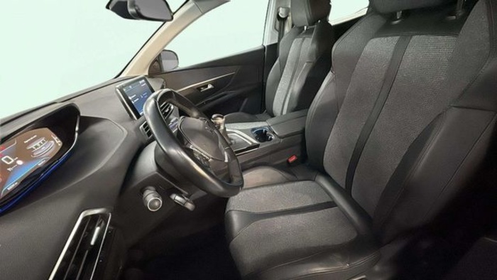 Peugeot3008 PureTech 130 S&S Allure 96 kW (130 CV) Vehículo usado en Barcelona - 9 Peugeot3008 PureTech 130 S&S Allure 96 kW (130 CV) Vehículo usado en Barcelona - 9