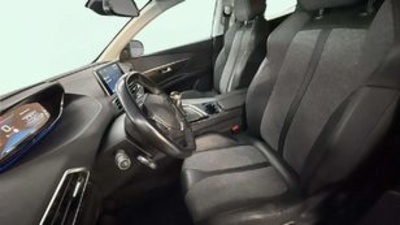 Peugeot 3008 PureTech 130 S&S Allure 96 kW (130 CV) Peugeot 3008 PureTech 130 S&S Allure 96 kW (130 CV)