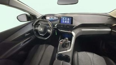 Peugeot 3008 PureTech 130 S&S Allure 96 kW (130 CV) Peugeot 3008 PureTech 130 S&S Allure 96 kW (130 CV)