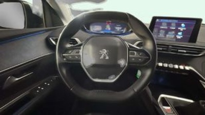 Peugeot 3008 PureTech 130 S&S Allure 96 kW (130 CV) Peugeot 3008 PureTech 130 S&S Allure 96 kW (130 CV)