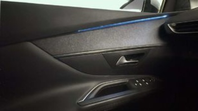 Peugeot 3008 PureTech 130 S&S Allure 96 kW (130 CV) Peugeot 3008 PureTech 130 S&S Allure 96 kW (130 CV)