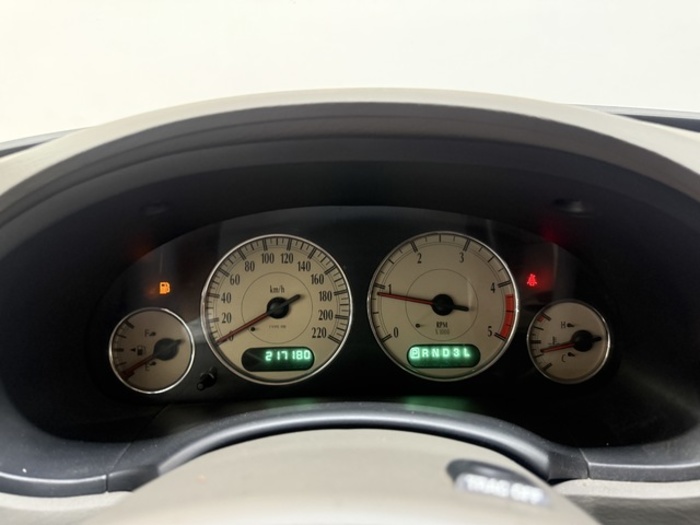 ChryslerGrand Voyager 2.5 CRD SE 103 kW (140 CV) Vehículo usado en Barcelona - 12 ChryslerGrand Voyager 2.5 CRD SE 103 kW (140 CV) Vehículo usado en Barcelona - 12