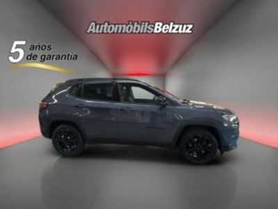 Jeep Compass 1.3 Gse Night Eagle FWD MT 96 kW (130 CV) Jeep Compass 1.3 Gse Night Eagle FWD MT 96 kW (130 CV)