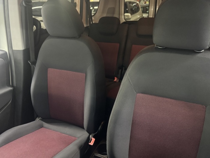 FiatDobló Panorama 1.6 Multijet Easy MTA 66 kW (90 CV) Vehículo usado en Barcelona - 11 FiatDobló Panorama 1.6 Multijet Easy MTA 66 kW (90 CV) Vehículo usado en Barcelona - 11