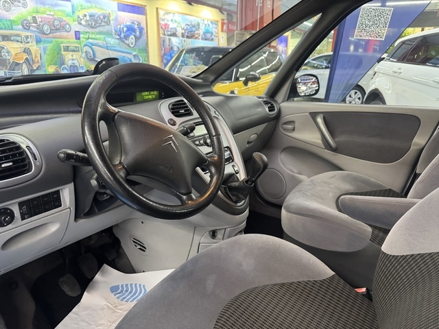CitroenXsara Picasso 1.6 HDI Exclusive 80 kW (110 CV) Vehículo usado en Barcelona - 7