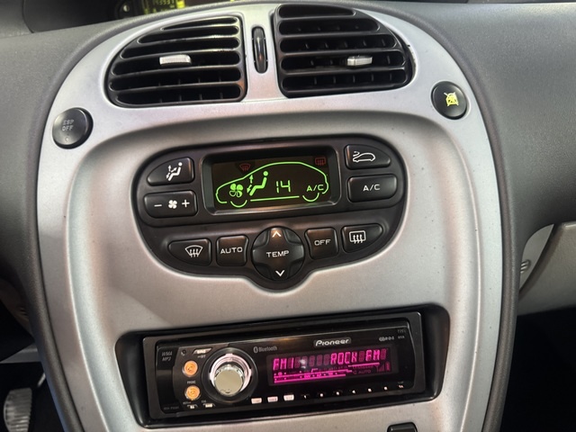 CitroenXsara Picasso 1.6 HDI Exclusive 80 kW (110 CV) Vehículo usado en Barcelona - 12