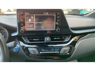 Toyota C-HR 180H Advance 135 kW (184 CV) Toyota C-HR 180H Advance 135 kW (184 CV)