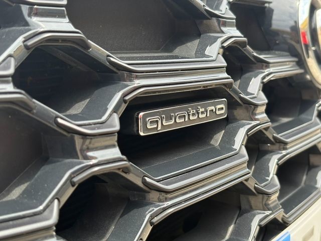 AudiQ5 S line 40 TDI quattro ultra 150 kW (204 CV) S tronic Vehículo usado en Barcelona - 8