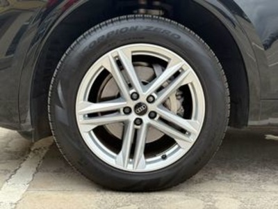 Audi Q5 S line 40 TDI quattro ultra 150 kW (204 CV) S tronic Audi Q5 S line 40 TDI quattro ultra 150 kW (204 CV) S tronic