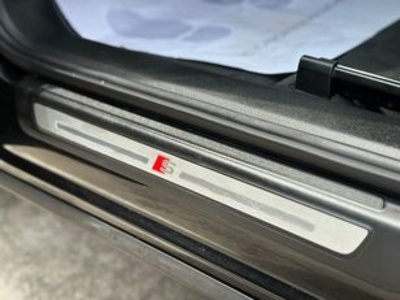 Audi Q5 S line 40 TDI quattro ultra 150 kW (204 CV) S tronic Audi Q5 S line 40 TDI quattro ultra 150 kW (204 CV) S tronic