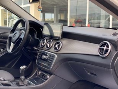 Mercedes-Benz GLA 200 CDI Urban 100 kW (136 CV) Mercedes-Benz GLA 200 CDI Urban 100 kW (136 CV)