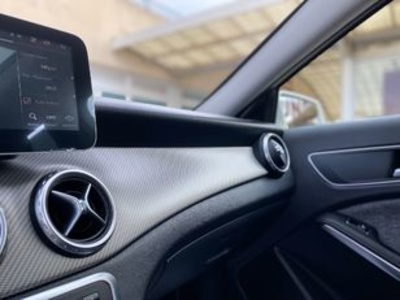 Mercedes-Benz GLA 200 CDI Urban 100 kW (136 CV) Mercedes-Benz GLA 200 CDI Urban 100 kW (136 CV)