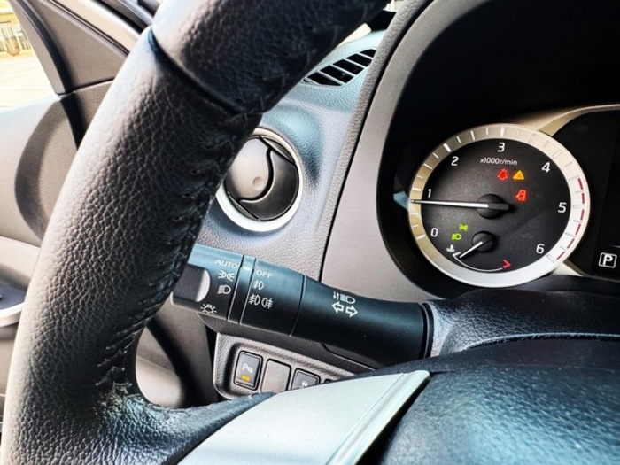 NissanNavara PickUp 2.3 dCi Doble Cabina Tekna AT 140 kW (190 CV) Vehículo usado en Barcelona - 18 NissanNavara PickUp 2.3 dCi Doble Cabina Tekna AT 140 kW (190 CV) Vehículo usado en Barcelona - 18