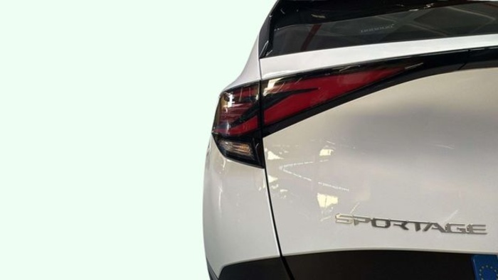 KiaSportage 1.6 T-GDi Concept 4X2 110 kW (150 CV) Vehículo usado en Barcelona - 20 KiaSportage 1.6 T-GDi Concept 4X2 110 kW (150 CV) Vehículo usado en Barcelona - 20