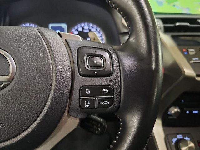 Lexus NX 300h Business Navigation 2WD 145 kW (197 CV) Vehículo usado en Madrid - 16