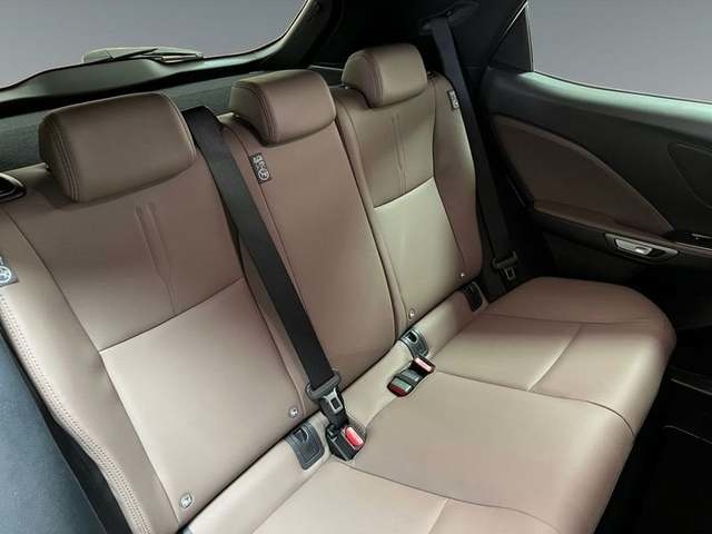 Lexus LBX 1.5 HEV Elegant Plus 100 kW (136 CV) Vehículo usado en Madrid - 8