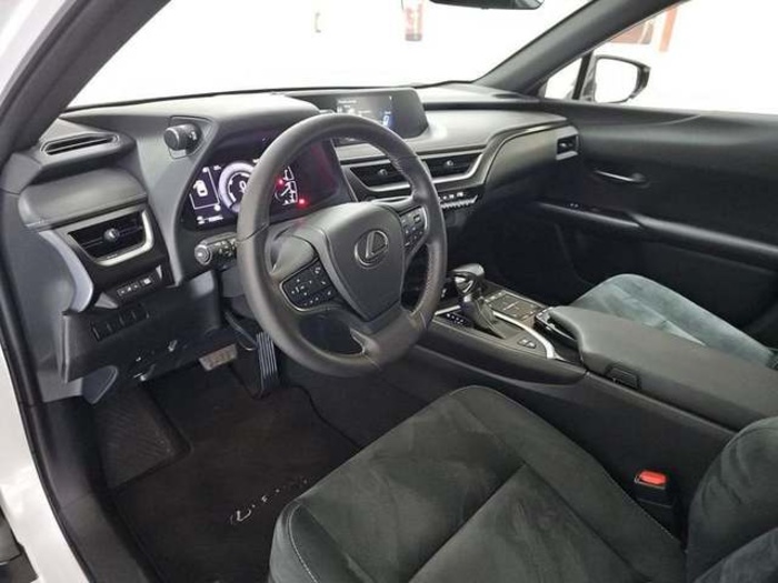 Lexus UX 250h Premium 135 kW (184 CV) Vehículo usado en Madrid - 10 Lexus UX 250h Premium 135 kW (184 CV) Vehículo usado en Madrid - 10