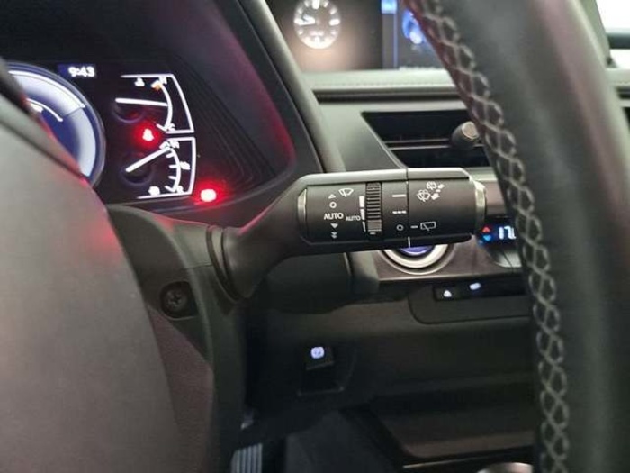 Lexus UX 250h Premium 135 kW (184 CV) Vehículo usado en Madrid - 17 Lexus UX 250h Premium 135 kW (184 CV) Vehículo usado en Madrid - 17