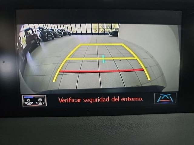 Lexus UX 250h Premium 135 kW (184 CV) Vehículo usado en Madrid - 21