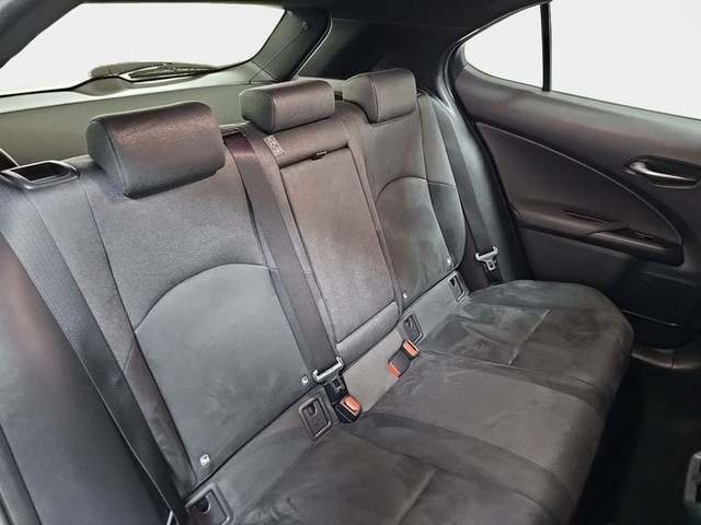 Lexus UX 250h Business Navigation 2WD 135 kW (184 CV) Vehículo usado en Madrid - 9