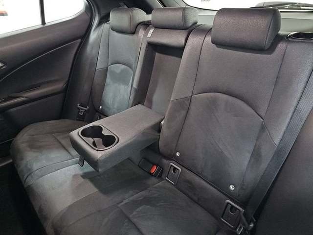 Lexus UX 250h Business Navigation 2WD 135 kW (184 CV) Vehículo usado en Madrid - 10 Lexus UX 250h Business Navigation 2WD 135 kW (184 CV) Vehículo usado en Madrid - 10
