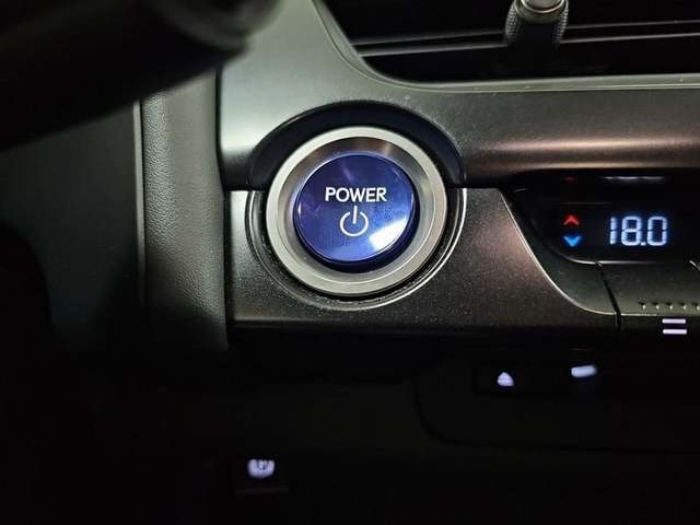 Lexus UX 250h Business Navigation 2WD 135 kW (184 CV) Vehículo usado en Madrid - 20