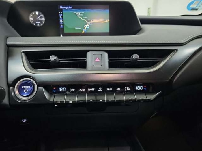 Lexus UX 250h Business Navigation 2WD 135 kW (184 CV) Vehículo usado en Madrid - 22 Lexus UX 250h Business Navigation 2WD 135 kW (184 CV) Vehículo usado en Madrid - 22