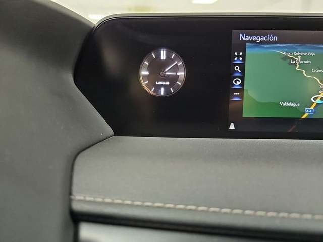 Lexus UX 250h Business Navigation 2WD 135 kW (184 CV) Vehículo usado en Madrid - 23