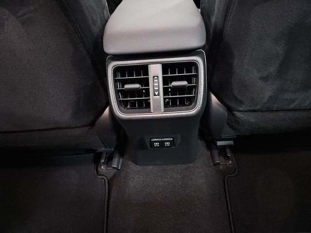 Lexus UX 250h Business Navigation 2WD 135 kW (184 CV) Vehículo usado en Madrid - 30