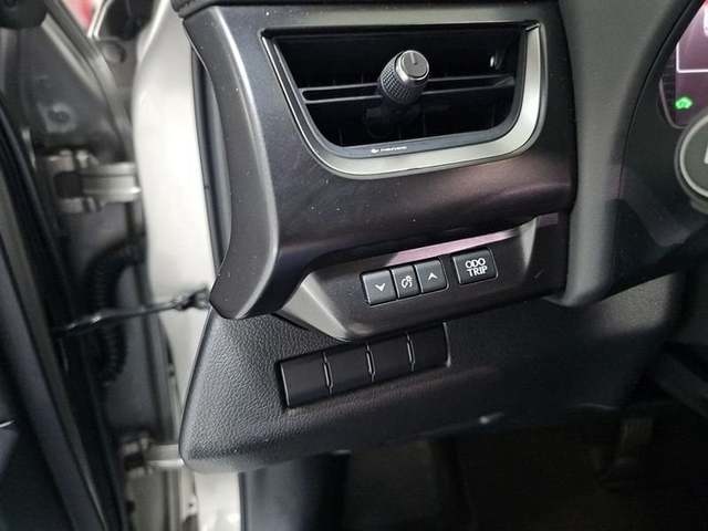 Lexus UX 250h Business Navigation 2WD 135 kW (184 CV) Vehículo usado en Madrid - 32