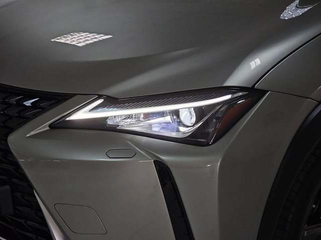 Lexus UX 250h Business Navigation 2WD 135 kW (184 CV) Vehículo usado en Madrid - 36 Lexus UX 250h Business Navigation 2WD 135 kW (184 CV) Vehículo usado en Madrid - 36