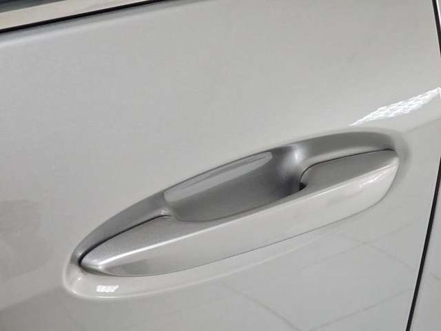 Lexus UX 250h Business Navigation 2WD 135 kW (184 CV) Vehículo usado en Madrid - 37