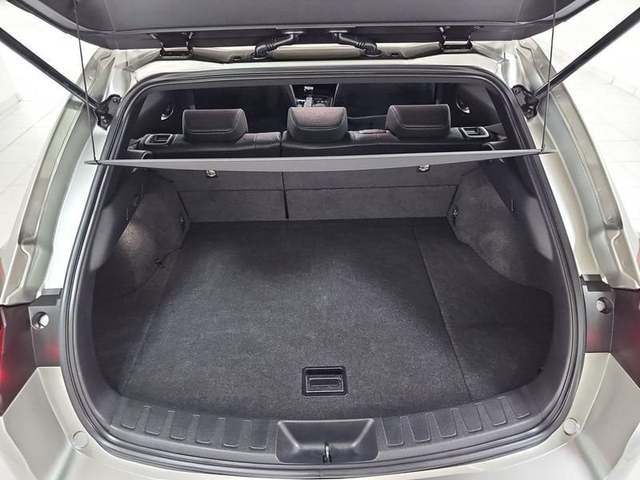 Lexus UX 250h Business Navigation 2WD 135 kW (184 CV) Vehículo usado en Madrid - 39 Lexus UX 250h Business Navigation 2WD 135 kW (184 CV) Vehículo usado en Madrid - 39