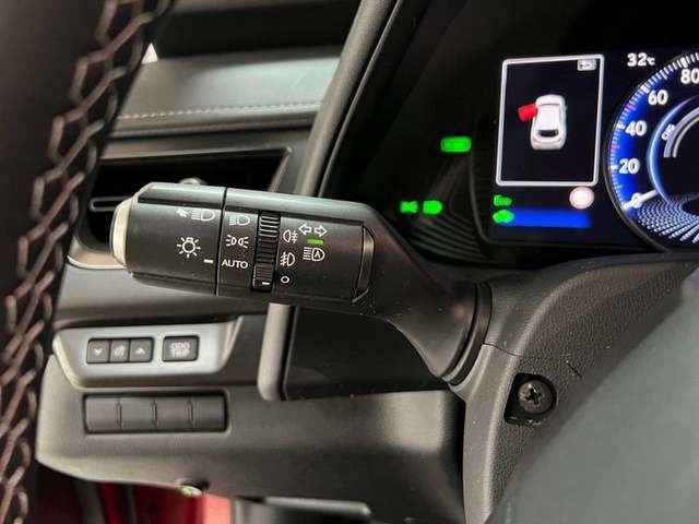 Lexus UX 250h Business 2WD 135 kW (184 CV) Vehículo usado en Madrid - 16