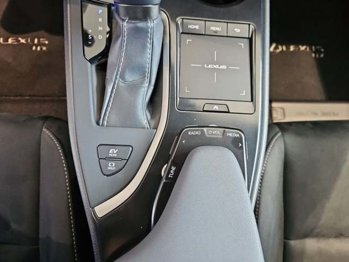 Lexus UX 250h Business 2WD 135 kW (184 CV) Vehículo usado en Madrid - 26 Lexus UX 250h Business 2WD 135 kW (184 CV) Vehículo usado en Madrid - 26