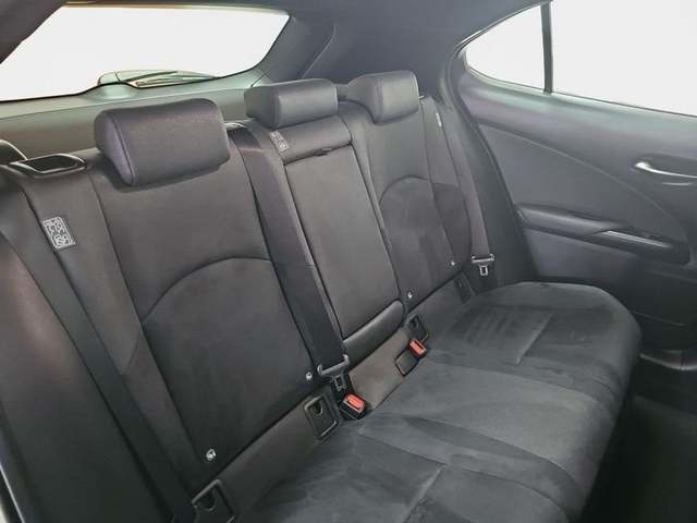 Lexus UX 250h Business 2WD 135 kW (184 CV) Vehículo usado en Madrid - 8 Lexus UX 250h Business 2WD 135 kW (184 CV) Vehículo usado en Madrid - 8