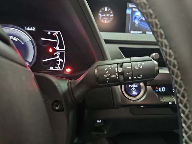 Lexus UX 250h Business 2WD 135 kW (184 CV) Vehículo usado en Madrid - 17 Lexus UX 250h Business 2WD 135 kW (184 CV) Vehículo usado en Madrid - 17