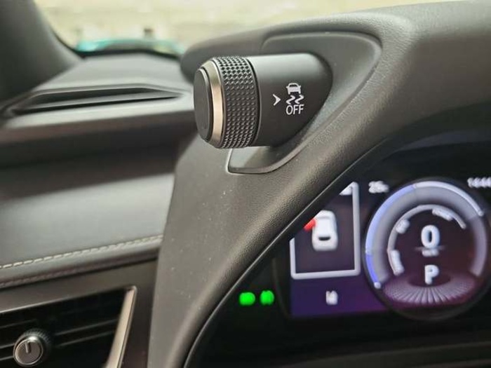 Lexus UX 250h Business 2WD 135 kW (184 CV) Vehículo usado en Madrid - 19 Lexus UX 250h Business 2WD 135 kW (184 CV) Vehículo usado en Madrid - 19