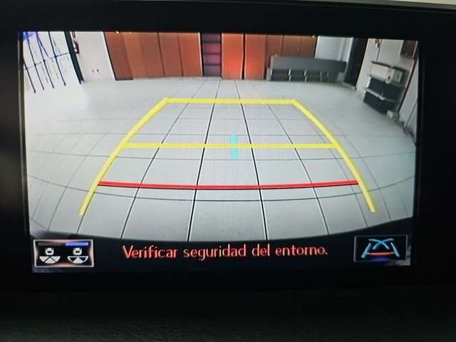 Lexus UX 250h Business 2WD 135 kW (184 CV) Vehículo usado en Madrid - 23